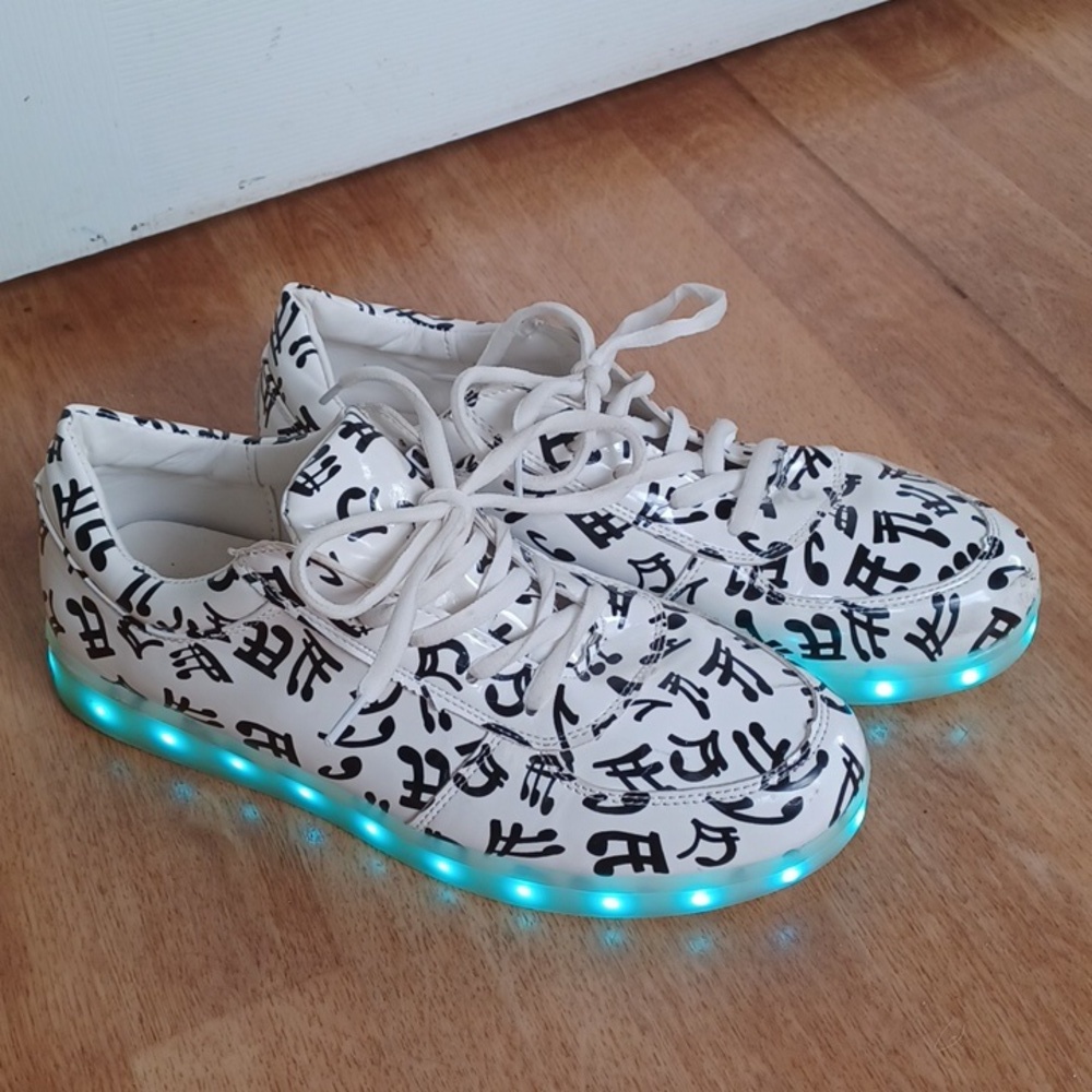Stimulation shoes rechargeable lighted shoes with charger Led